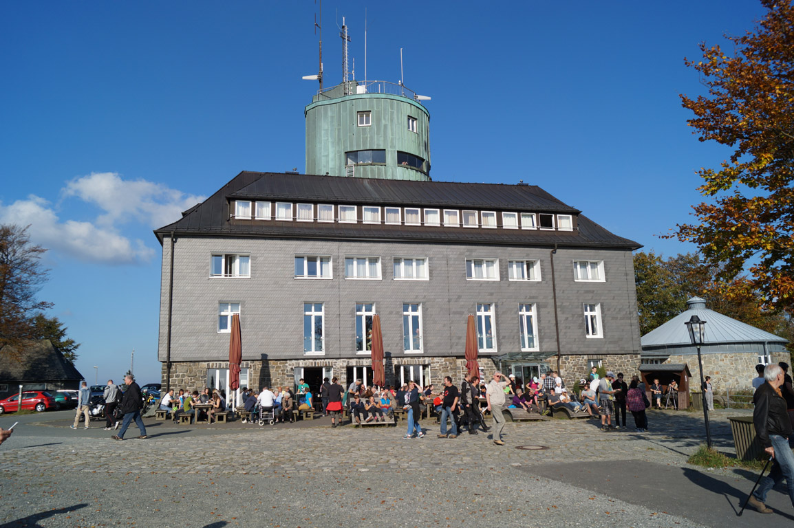 Astenturm und Berggasthof Hotel Kahler Asten, Winterberg.
