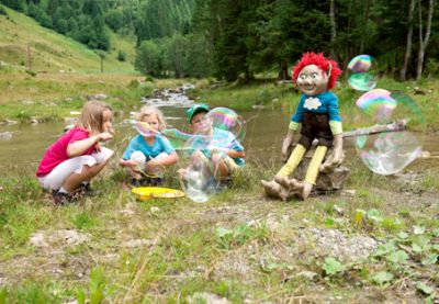 Wenn Kobold Kuno Ferien macht, geht’s hoch her bei Family Tirol