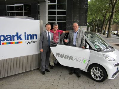 Park Inn by Radisson Bochum jetzt mit Elektroauto vor der Hoteltür