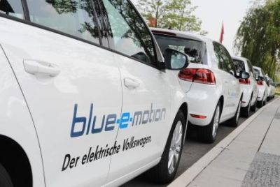 Elektrisierende Probefahrt mit dem Golfblue-e-motion