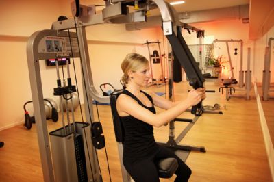 Angebot: Fitness, Gymnastikbereich, Sauna und Massageraum