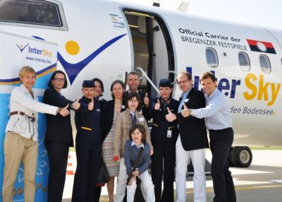 InterSky und Amos Reisen feiern Erstflug nach Neapel