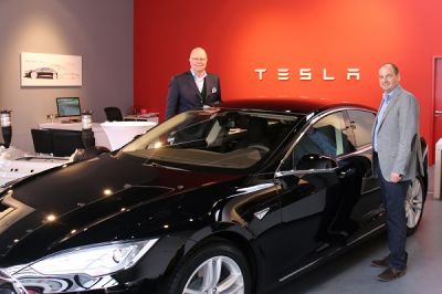 Romantik Hotels und Tesla Motors laden auf