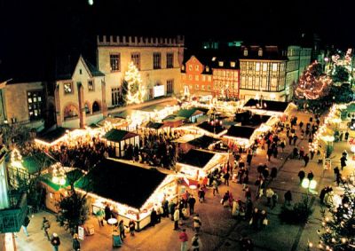 Weihnachtsmarkt und internationale Artistik in Göttingen